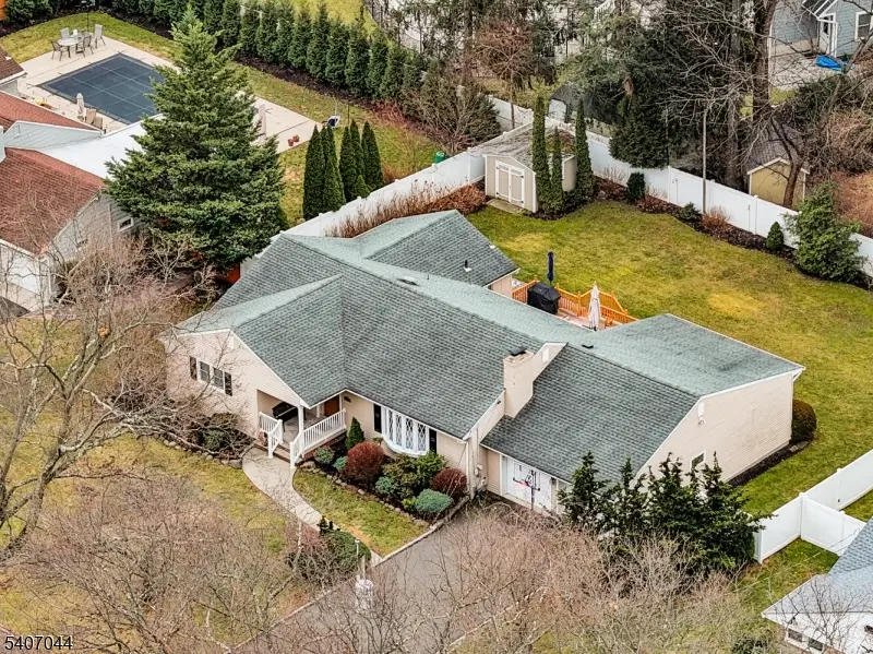 336 Roberts Ln, Scotch Plains, NJ 07076 - Image #3