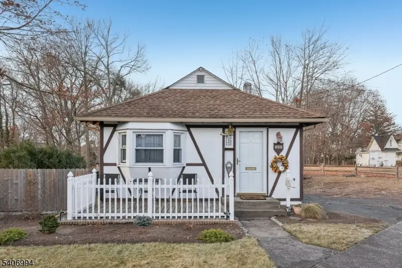 269 Paterson Ave, Midland Park, NJ 07432 - #1