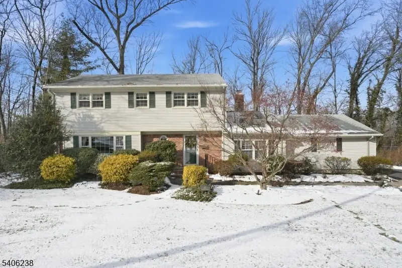 33 Yarmouth Dr, New Providence, NJ 07974 - Image #1