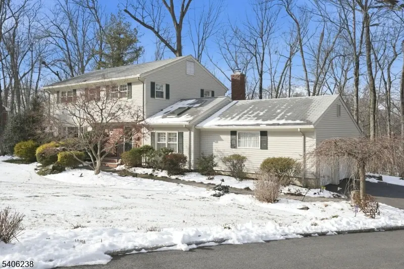 33 Yarmouth Dr, New Providence, NJ 07974 - Image #2