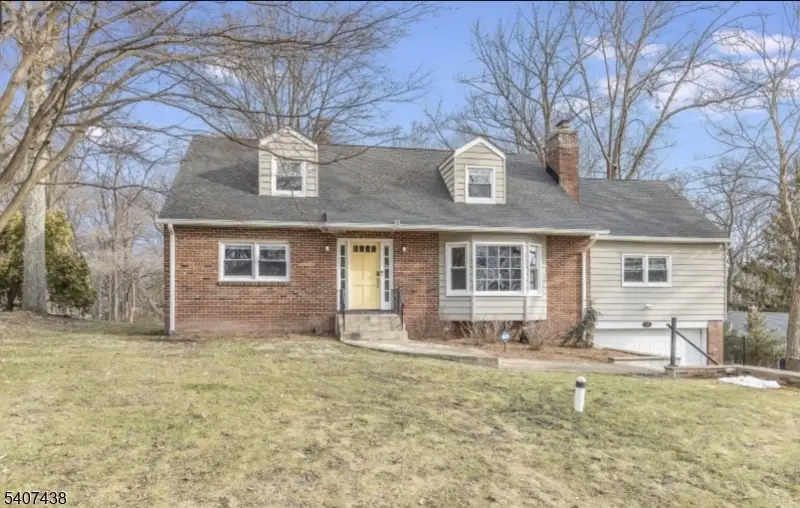 13 Woodlawn Dr, Morristown, NJ 07960 - Image #1