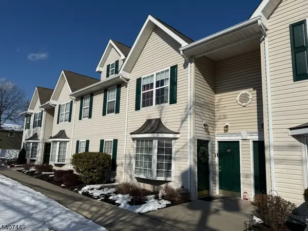 37 Chanda Ct, Clifton City, NJ 07012