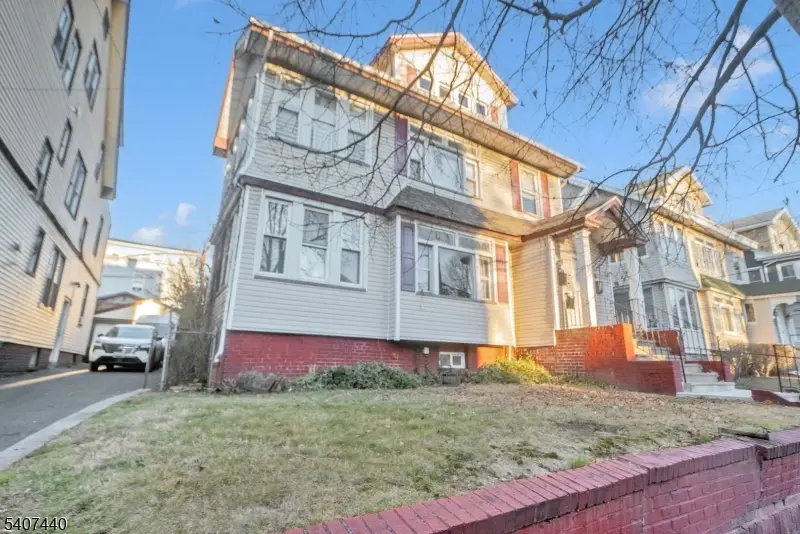 105 Huntington Ter, Newark, NJ 07112 - Image #2
