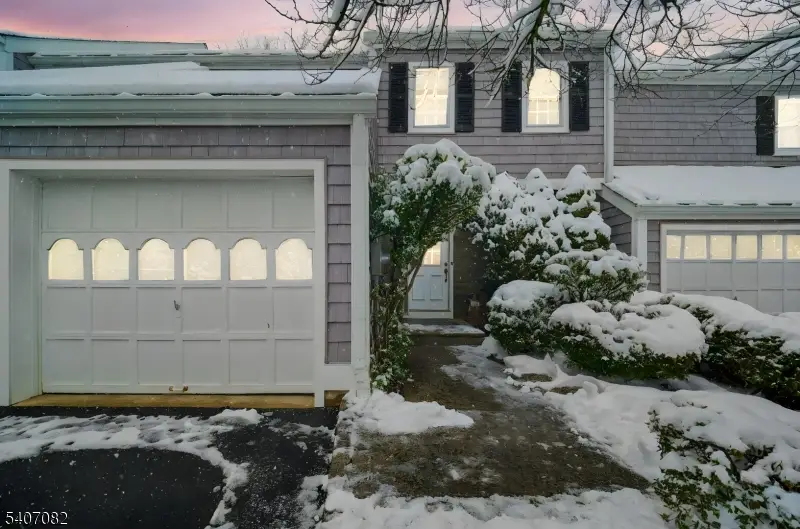 6 Hampshire Dr, Mendham, NJ 07945 - Image #1