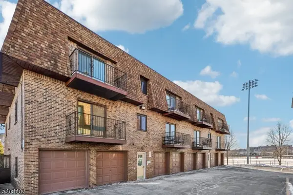 825 Riverside Ave #207, Lyndhurst Twp., NJ 07071