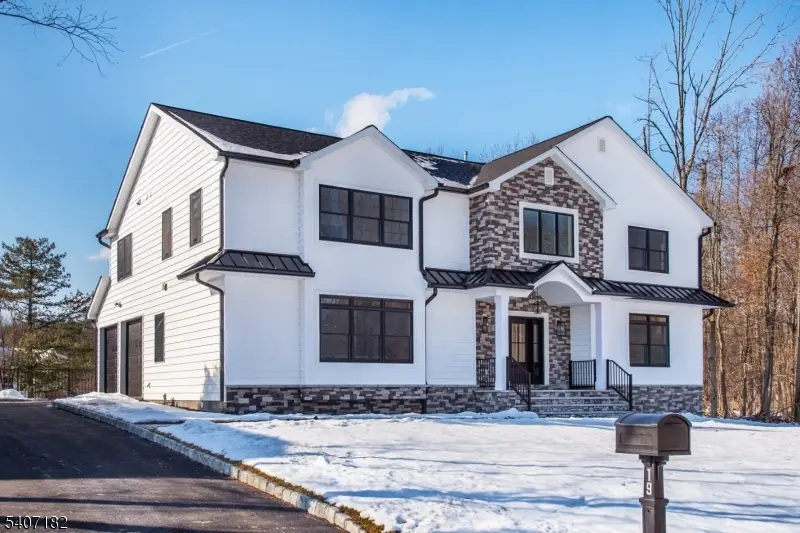 19 West Dr, Fairfield, NJ 07004 - Image #1