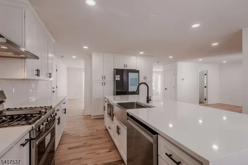 317 Willow Ave, Scotch Plains, NJ 07076 - Image #3