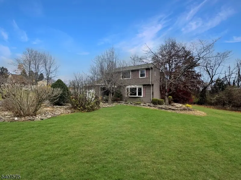 4 Hadlar Dr, Clinton Township, NJ 08833 - Image #2