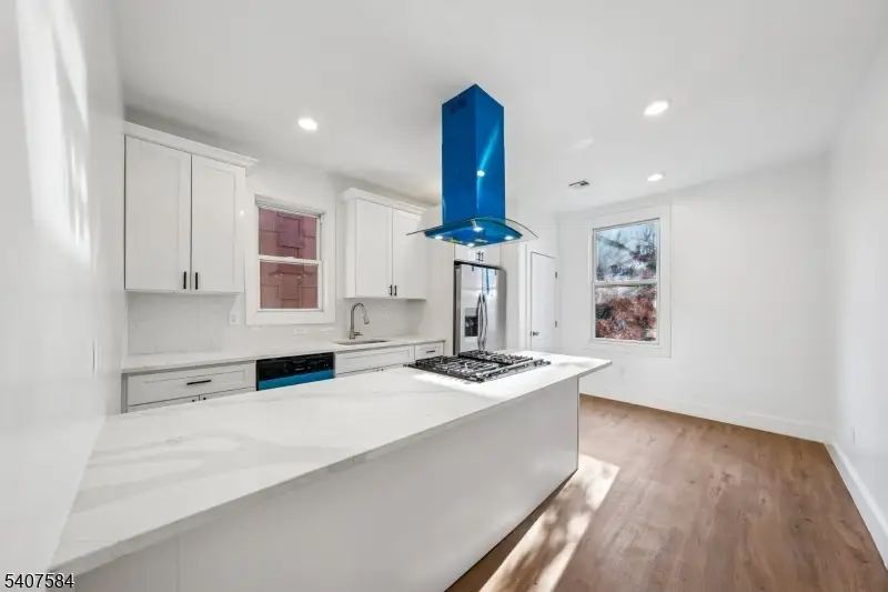 275 Claremont Ave, Jersey City, NJ 07305 - Image #1