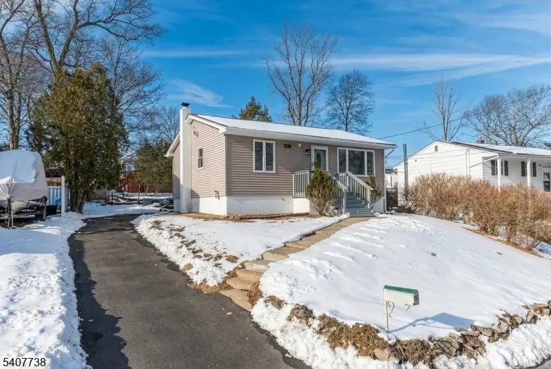 342 Dupont Ave, Hopatcong, NJ 07843 - Image #2