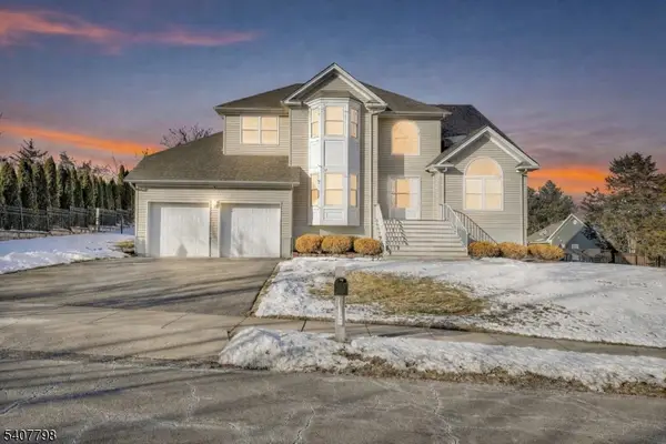 4 Bellows Ln, Montville Twp., NJ 07082