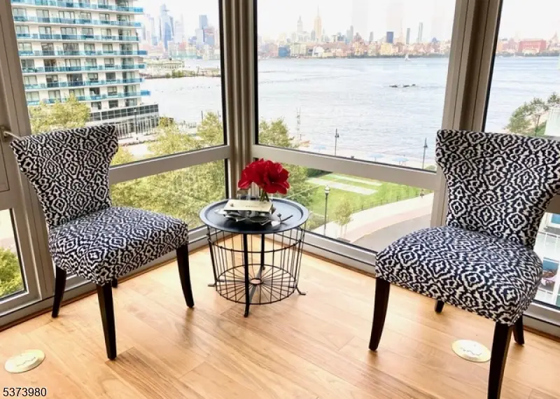 2 Shore Ln, Jersey City, NJ 07310 - Image #3