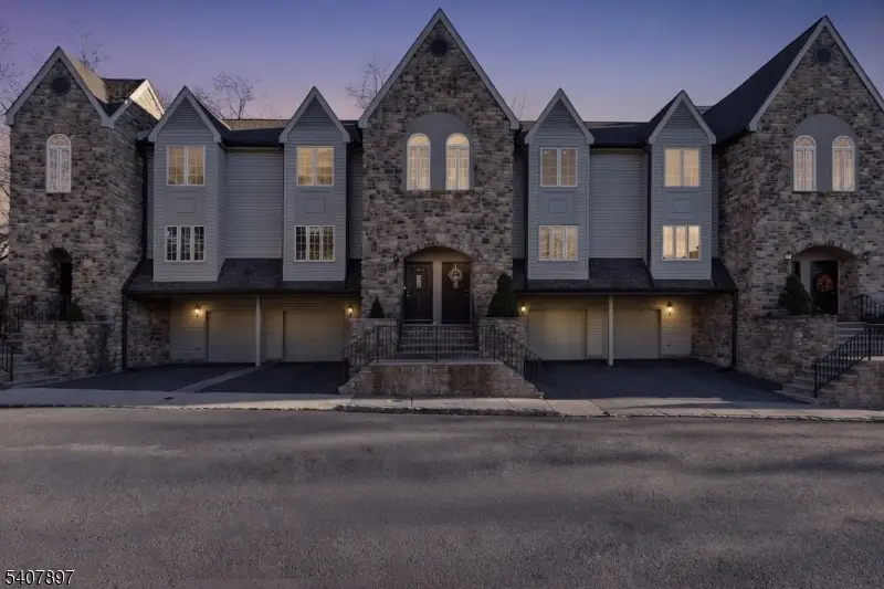 57 Daria Lane, Berkeley Heights, NJ 07922 - Image #1