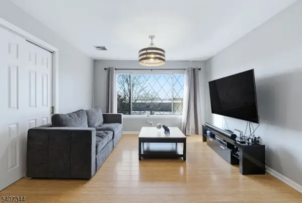 192 Burnett Ave #15, Maplewood Twp., NJ 07040