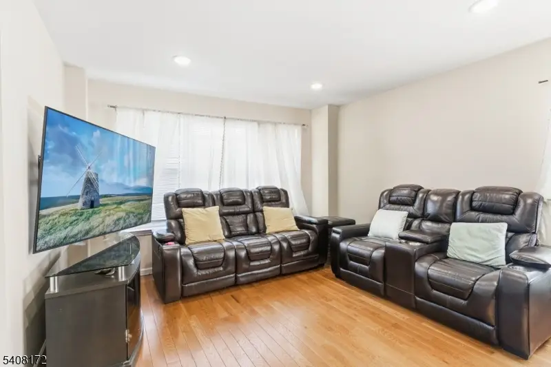 486 4th St, Newark, NJ 07107 - Image #3