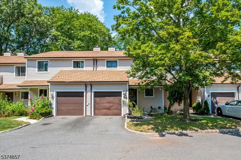 6 Tulip Ct, Edison, NJ 08820 - Image #1