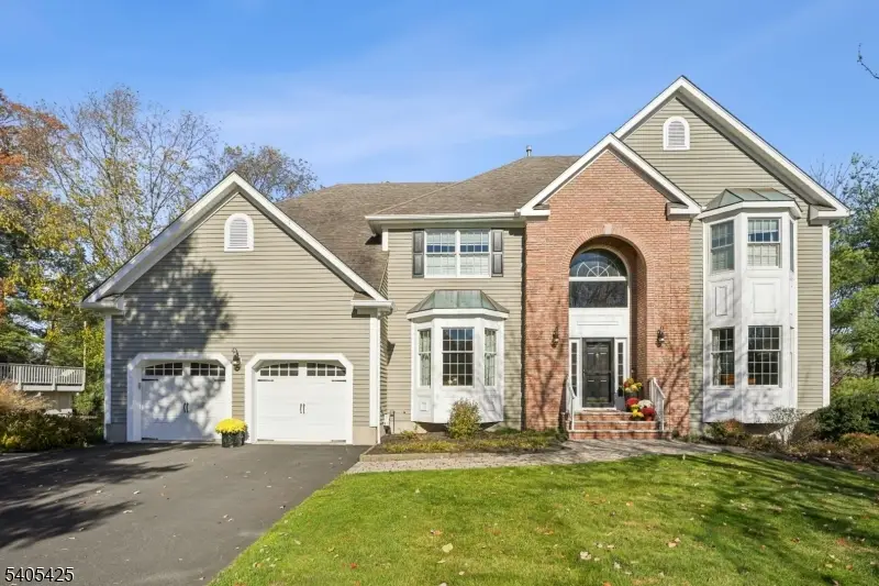 12 Beacon Crest Dr, The Hills, NJ 07920 - Image #1
