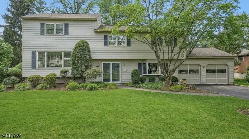 68 E Sherbrooke Pkwy, Livingston, NJ 07039 - Image #1