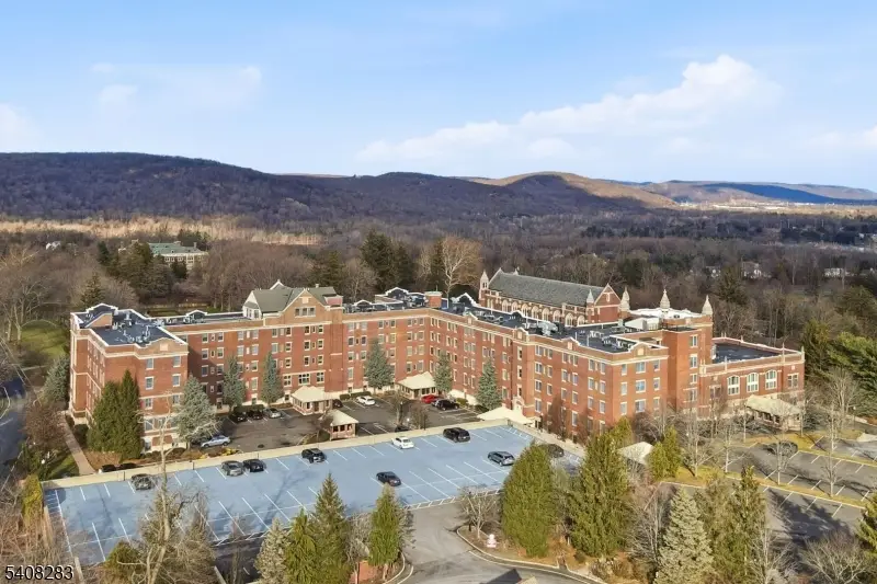 2301 Rio Vista Dr, Mahwah, NJ 07430 - Image #1