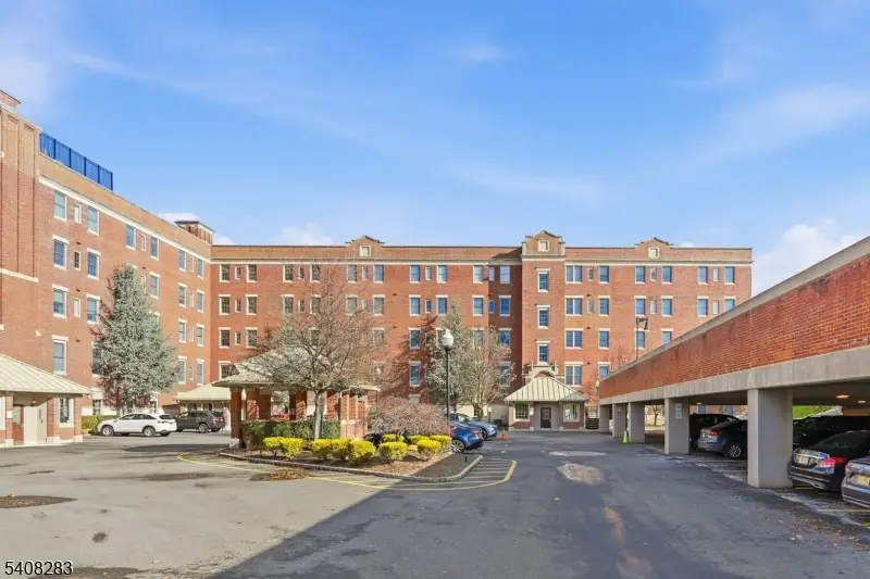 2301 Rio Vista Dr, Mahwah, NJ 07430 - Image #2