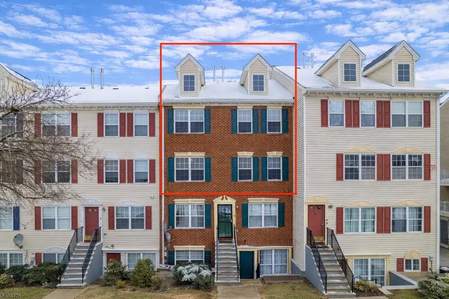 264 Matthews Dr, Newark, NJ 07103 - Image #2