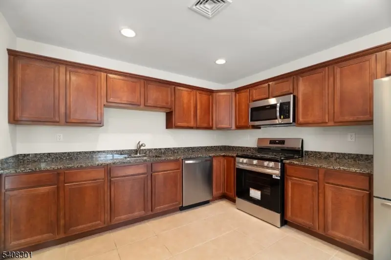 19 Winding Way, Hardyston, NJ 07419 - Image #2