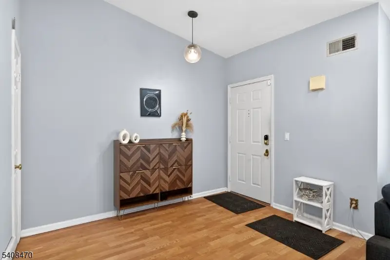 68 Westchester Ter, Clinton Township, NJ 08801 - Image #2