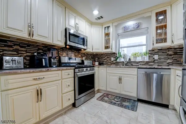 1008 E Grand St, Elizabeth City, NJ 07201