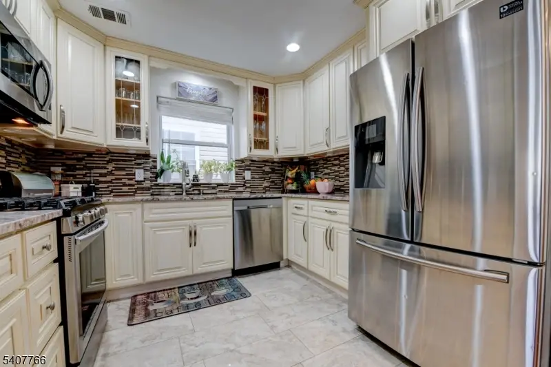 1008 E Grand St, Elizabeth, NJ 07201 - Image #2