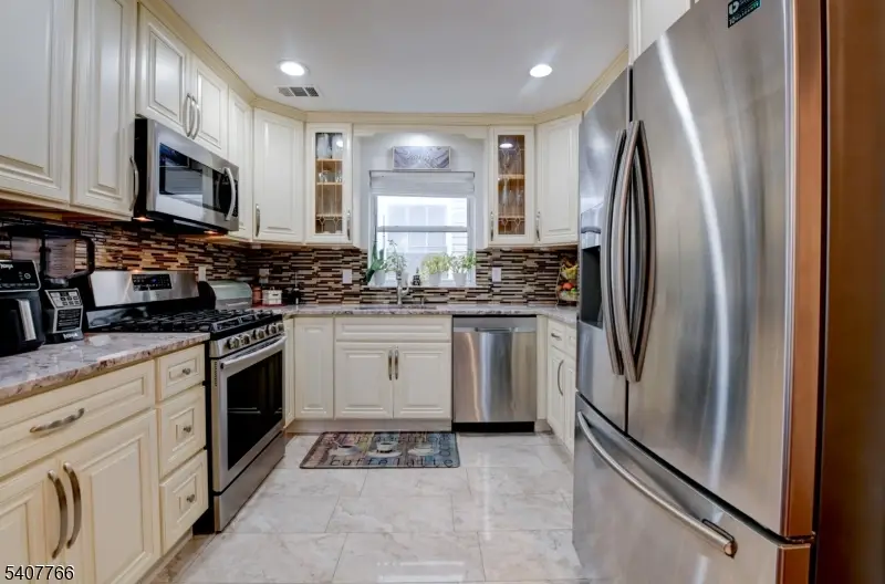 1008 E Grand St, Elizabeth, NJ 07201 - Image #3