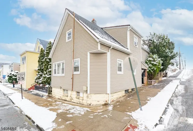 16 Murray Ave, Paterson, NJ 07501 - Image #1