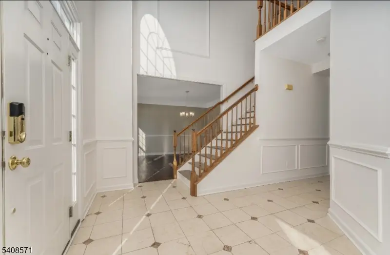 215 Kuhl Rd, Raritan Township, NJ 08822 - Image #2