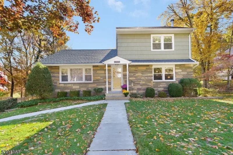 13 Paderewski Rd, Jefferson, NJ 07438 - Image #1