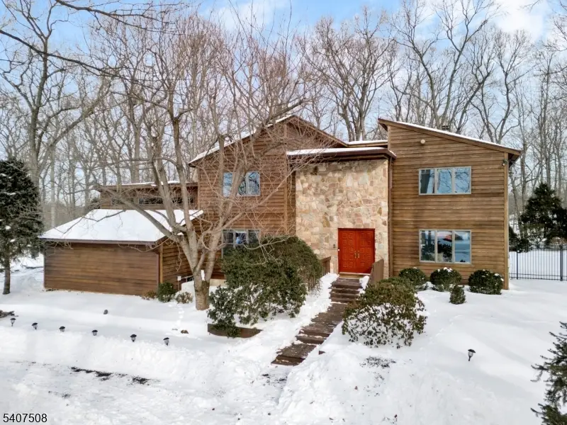 855 Sunset Rdg, Bridgewater, NJ 08807 - Image #2