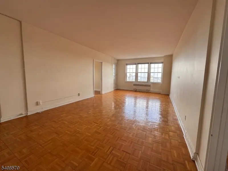 5 Roosevelt Pl 4a #4A, Montclair, NJ 07042 - Image #3