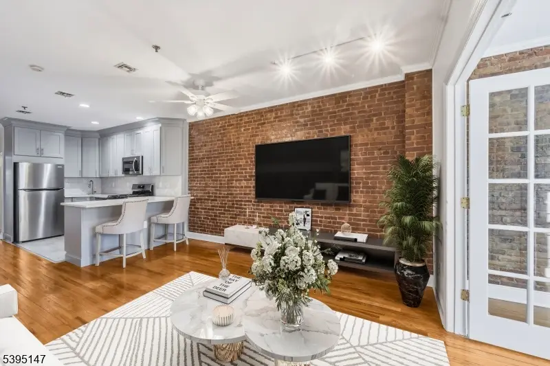 919 Park Ave #3R, Hoboken, NJ 07030 - #2