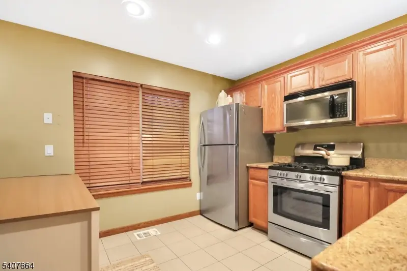 140 Lawrence St, New Brunswick, NJ 08901 - Image #2