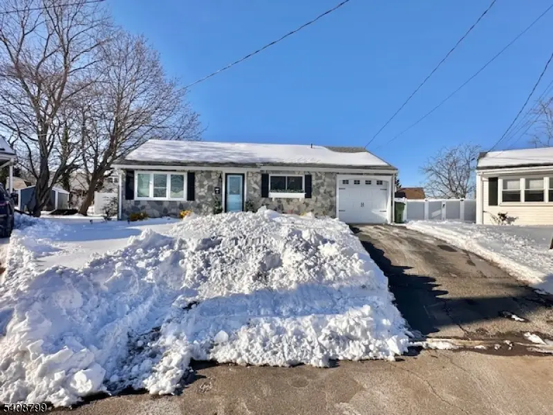 8 Willow Ct, Parlin, NJ 08859 - Image #3