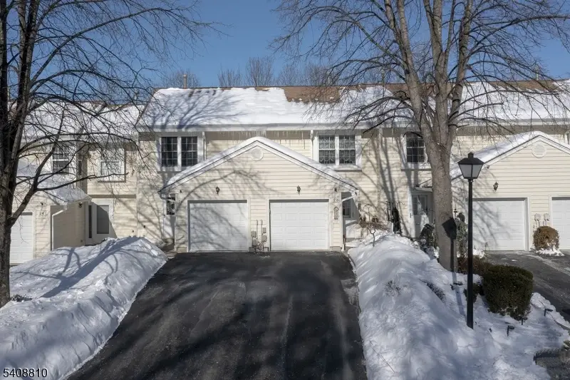 28 Peregrine Point, Hampton Township, NJ 07860 - Image #1