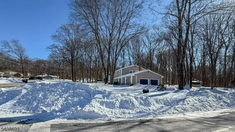 95 Fawnridge Dr, Washington, NJ 07853 - #3