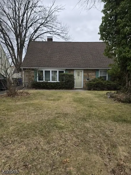 8 Andrew St, Dunellen, NJ 08812 - #1