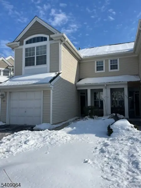 1056 Deerhaven Ter, Lopatcong Overlook, NJ 08886 - Image #2