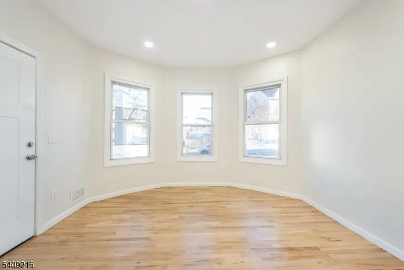 1022 E 22nd St, Paterson, NJ 07513 - #3