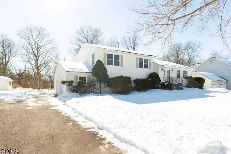 9 Sturbridge Dr W, Piscataway, NJ 08854 - #2