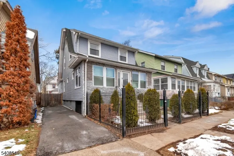 19 Irving St, East Orange, NJ 07018 - Image #1