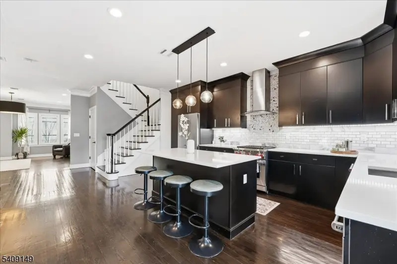 397 3rd St, Jersey City, NJ 07302 - Image #1