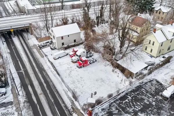 27 Oakwood Ave, City Of Orange Twp., NJ 07050