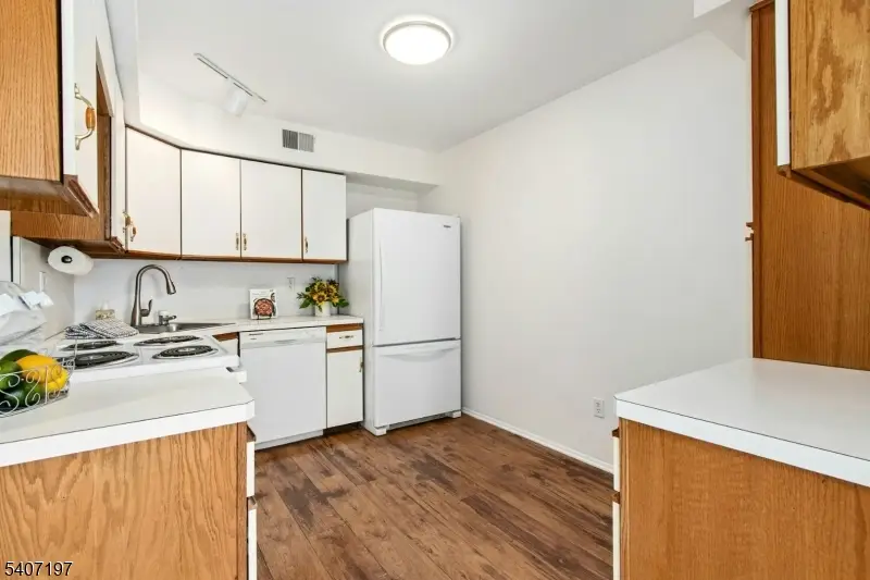 39 Yarmouth, Scotch Plains, NJ 07076 - Image #3