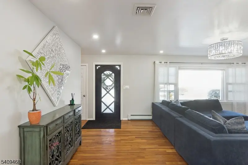 16 Canterbury Dr, Scotch Plains, NJ 07076 - Image #3