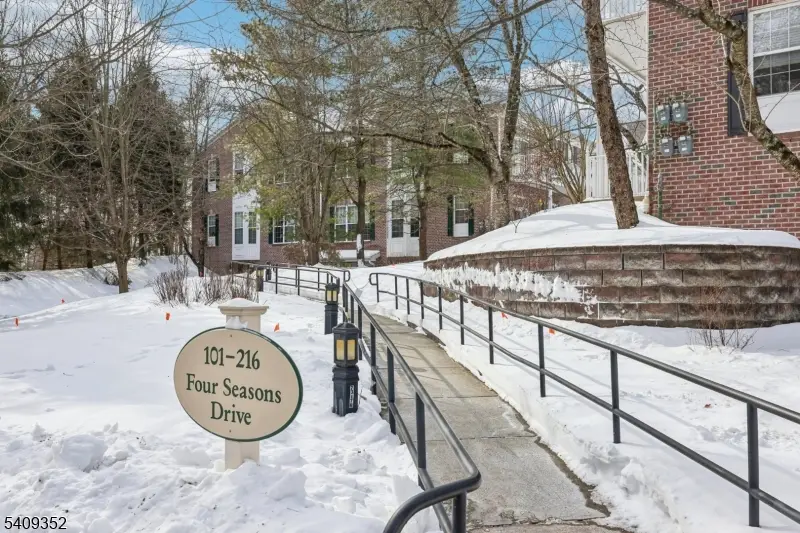 109 Four Seasons Dr #109, Preakness, NJ 07470 - Image #2